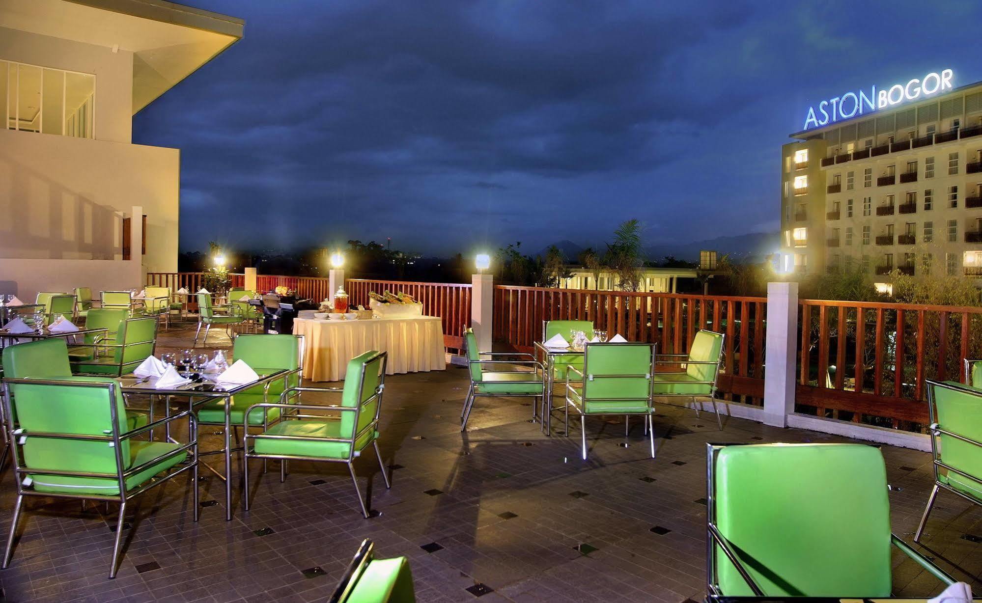 Aston Bogor Hotel And Resort Restaurant foto